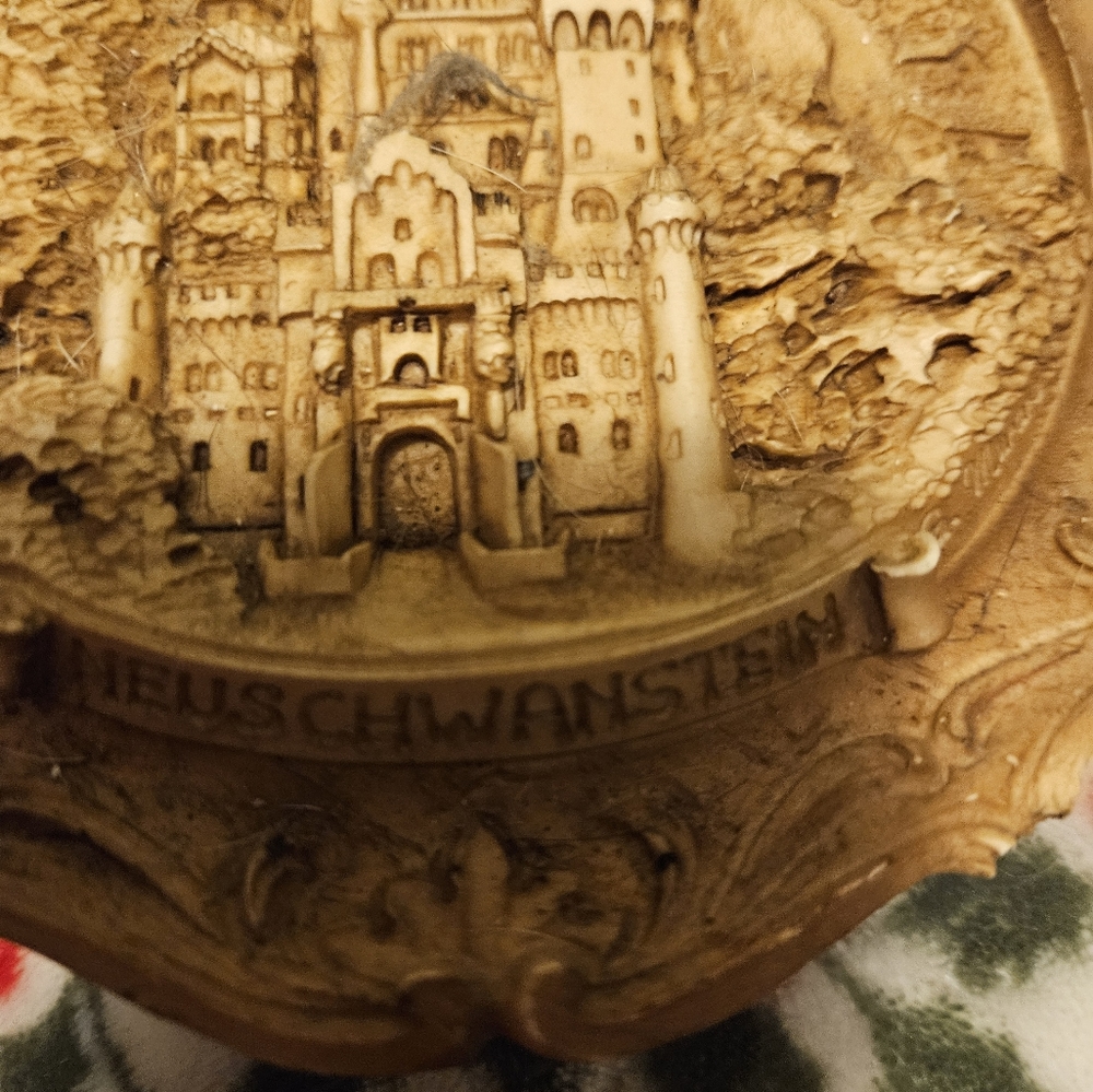 Vintage 3D wood and resin plate